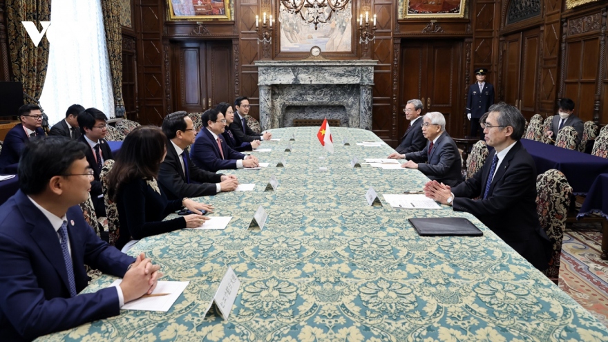 PM Chinh meets with leaders of Japanese National Diet